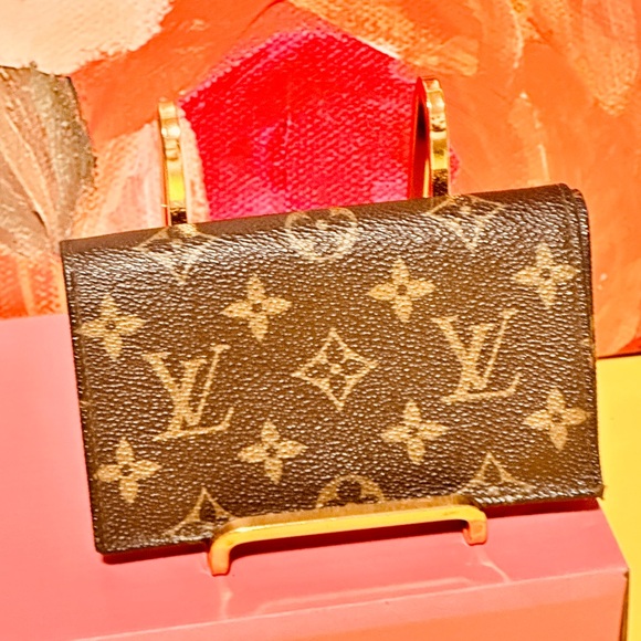 Louis Vuitton Black and Gold Monogram Wallet - Picture 8 of 15